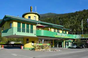 Komfort-Campingpark Burgstaller - Einfahrt auf den Campingplatz