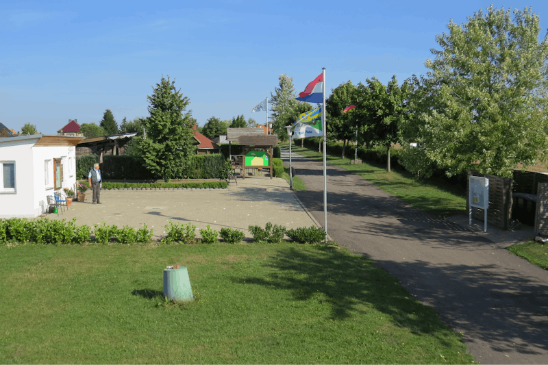 Komfort-Campingplatz Panoramablick - Anmeldung und Behindertensanitäranlage auf dem Campingplatz