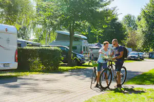 Komfortcamping Senftenberger See - Campinggäste mit dem Fahrrad