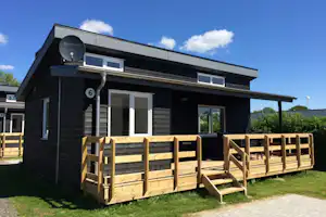 Kongshøj Strand Camping - Mobilheim mit Terrasse auf dem Campingplatz