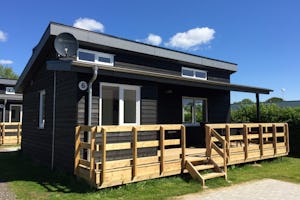Kongshøj Strand Camping - Mobilheim mit Terrasse auf dem Campingplatz