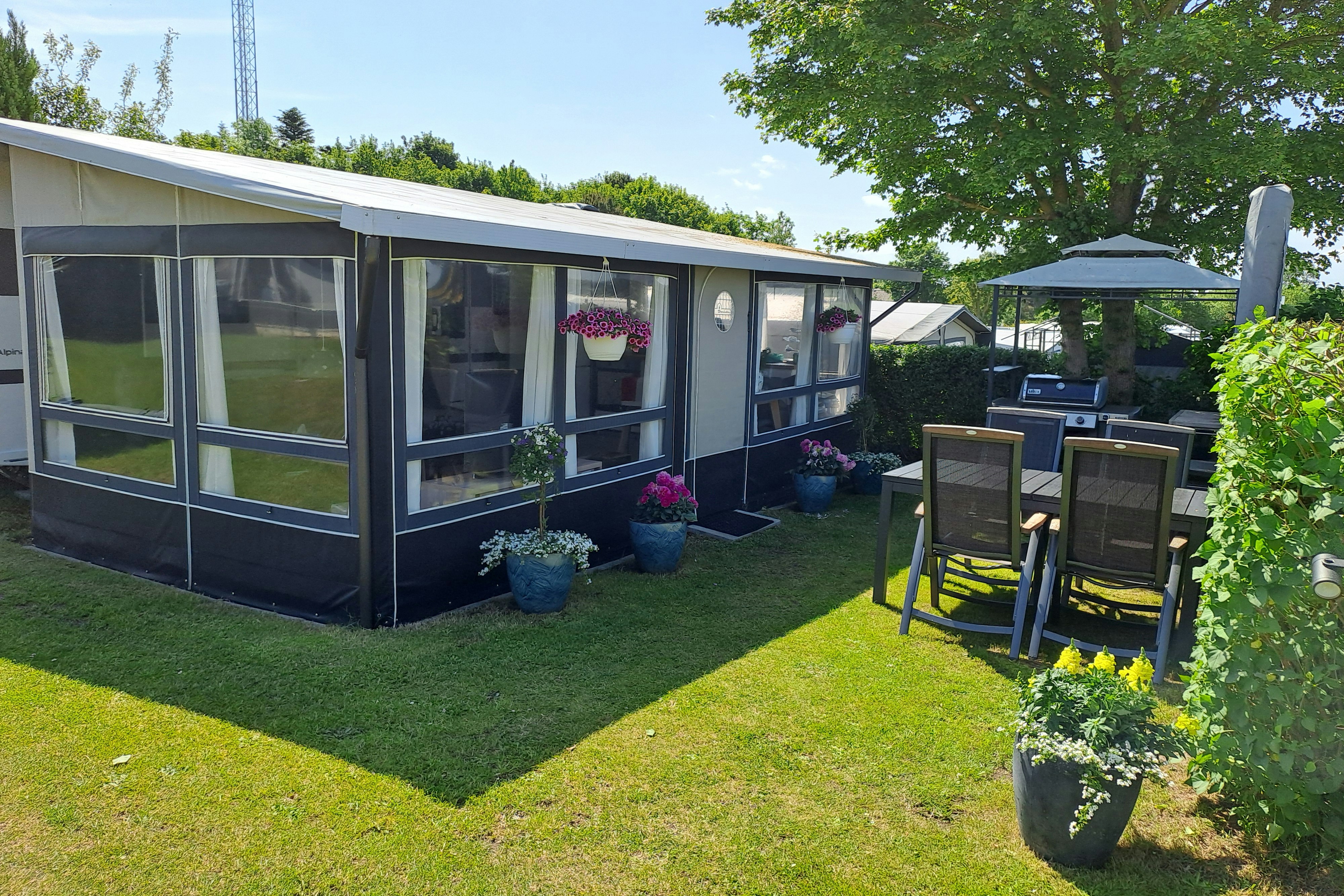 Kongsøre camping - Blick auf die Standplätze auf der Wiese