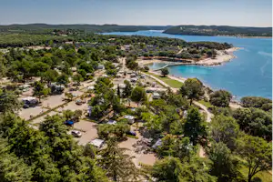 Koversada Covered Campsite - Luftaufnahme des Campingplatzes