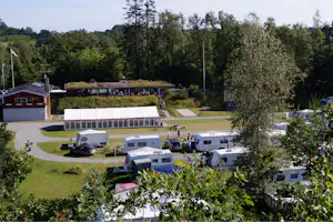 Krakær Camping - Übersicht auf das gesamte Campingplatz Gelände