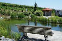 Kur- & Feriencamping Holmernhof's Dreiquellenbad  - Teich auf dem Campingplatz