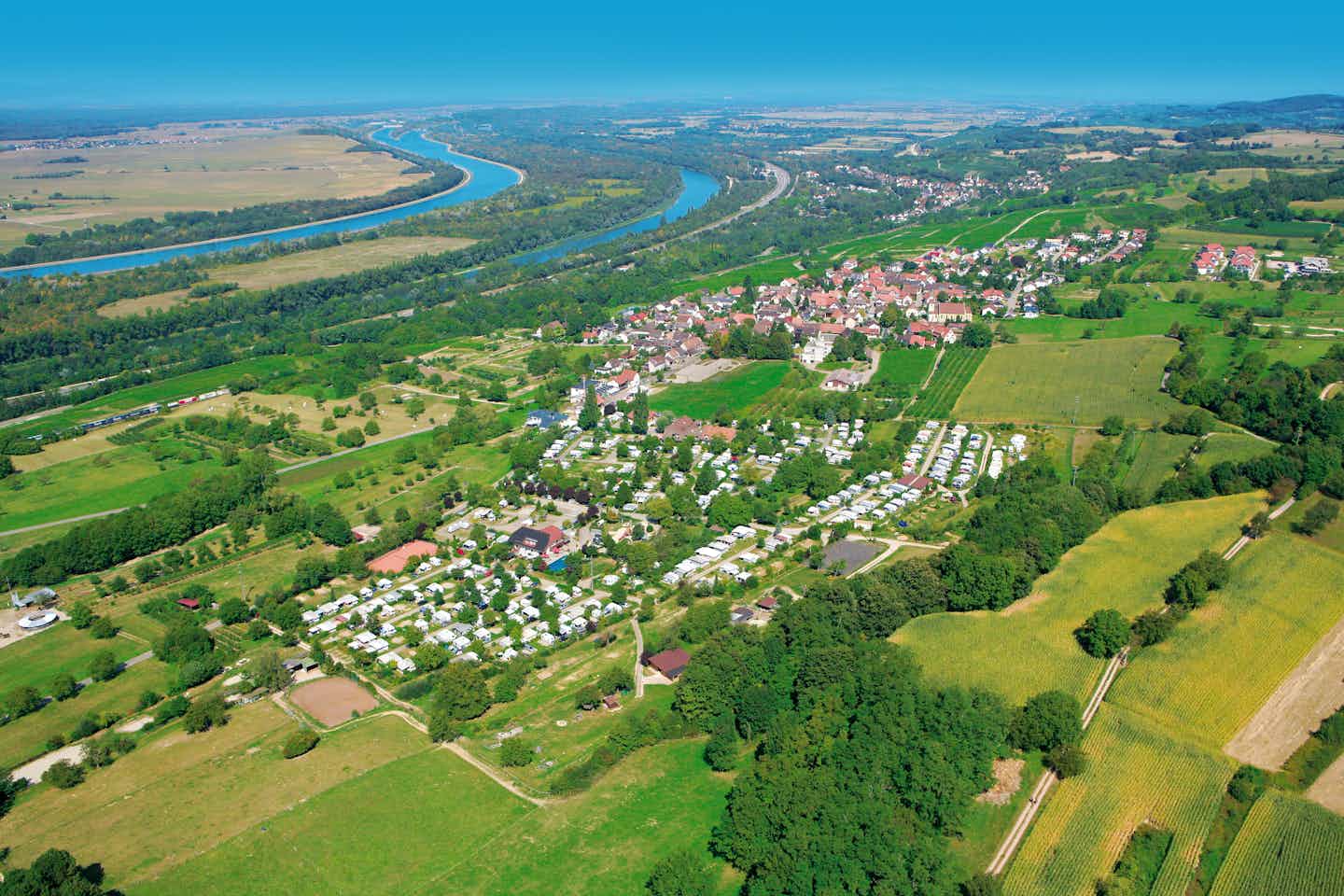 Kur- und Erlebniscamping Lug ins Land - Campingplatz am Rhein aus der Vogelperspektive