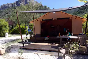 La Fontaine d'Annibal - Glamping-Zelt mit Terrasse
