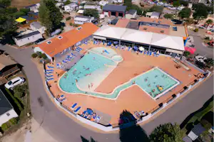 La Pointe Saint-Gildas - Blick auf das Freibad aus der Vogelperspektive