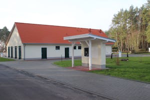 La Porte Hotel und Restaurant - Eingang des Campingplatzes