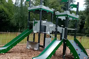 La Vallee de Poupet - Kinderspielplatz auf dem Campingplatz