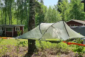 Läckö Strand - Schwebezelt zum Ausleihen auf dem Campingplatz