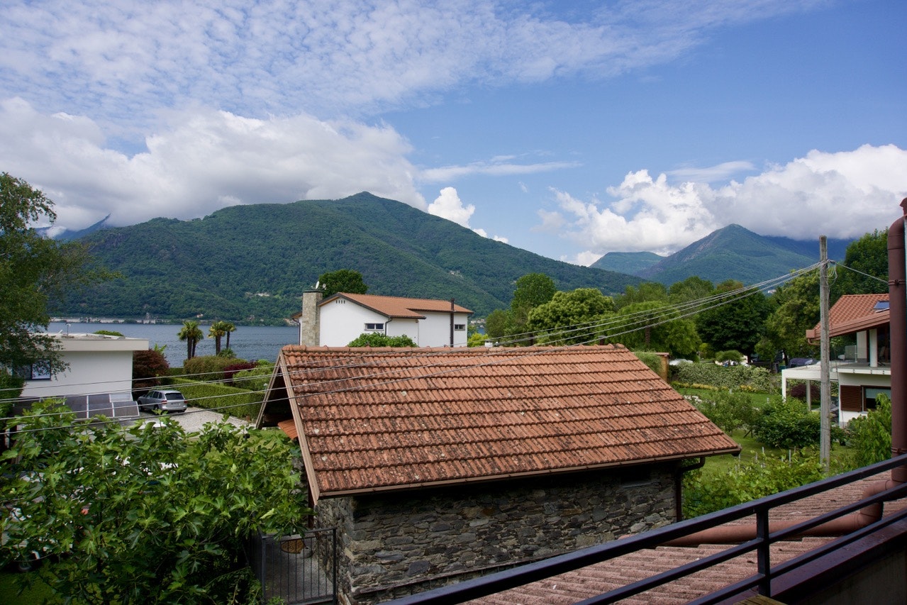 Lagocamp  Lagocamp-Parkcamping Maccagno - Aussicht aus einem Ferienapartment auf dem Campingplatz
