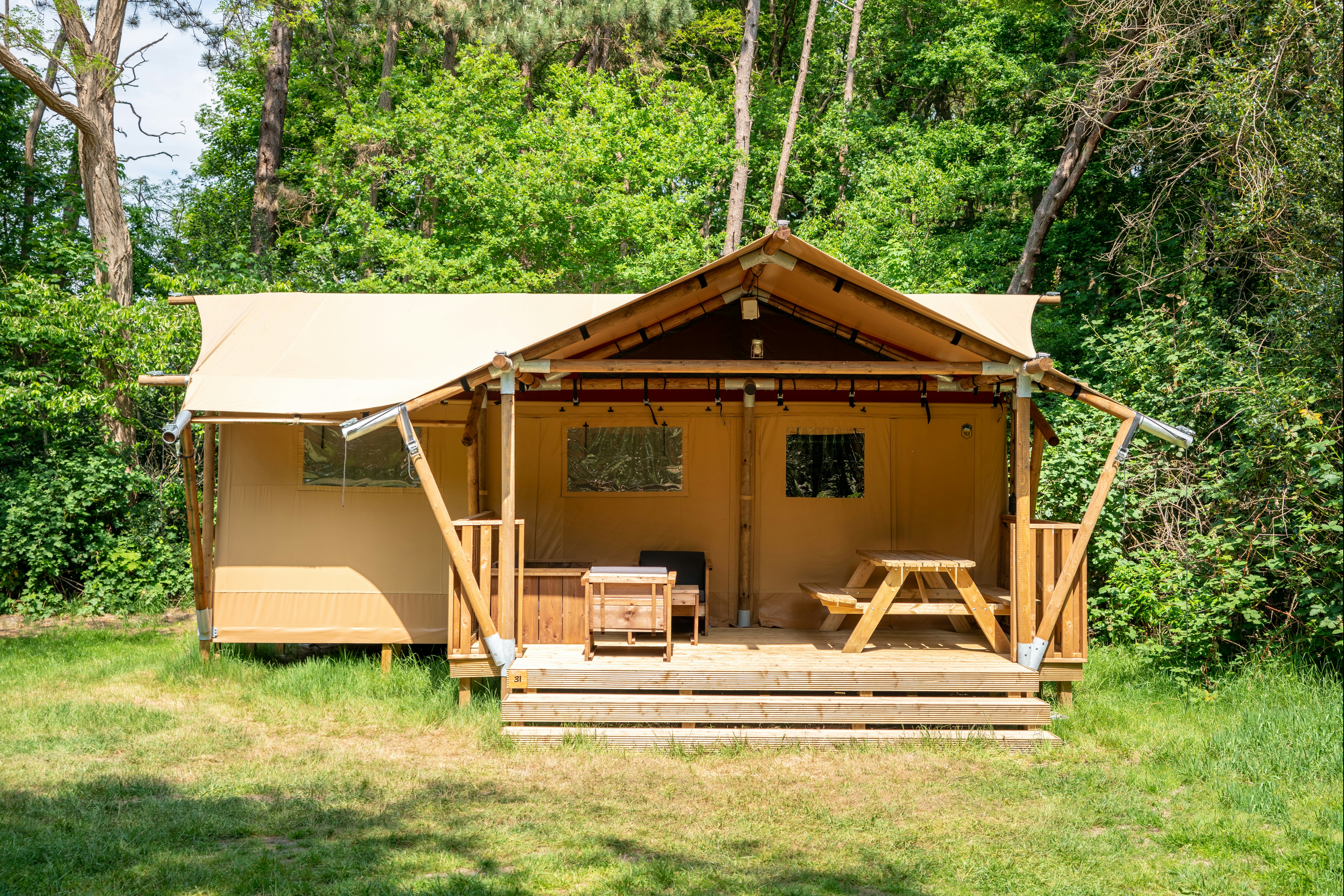 Landal GreenParks Glamping Gooise Heide - Mobilheim mit Terrasse auf dem Campingplatz