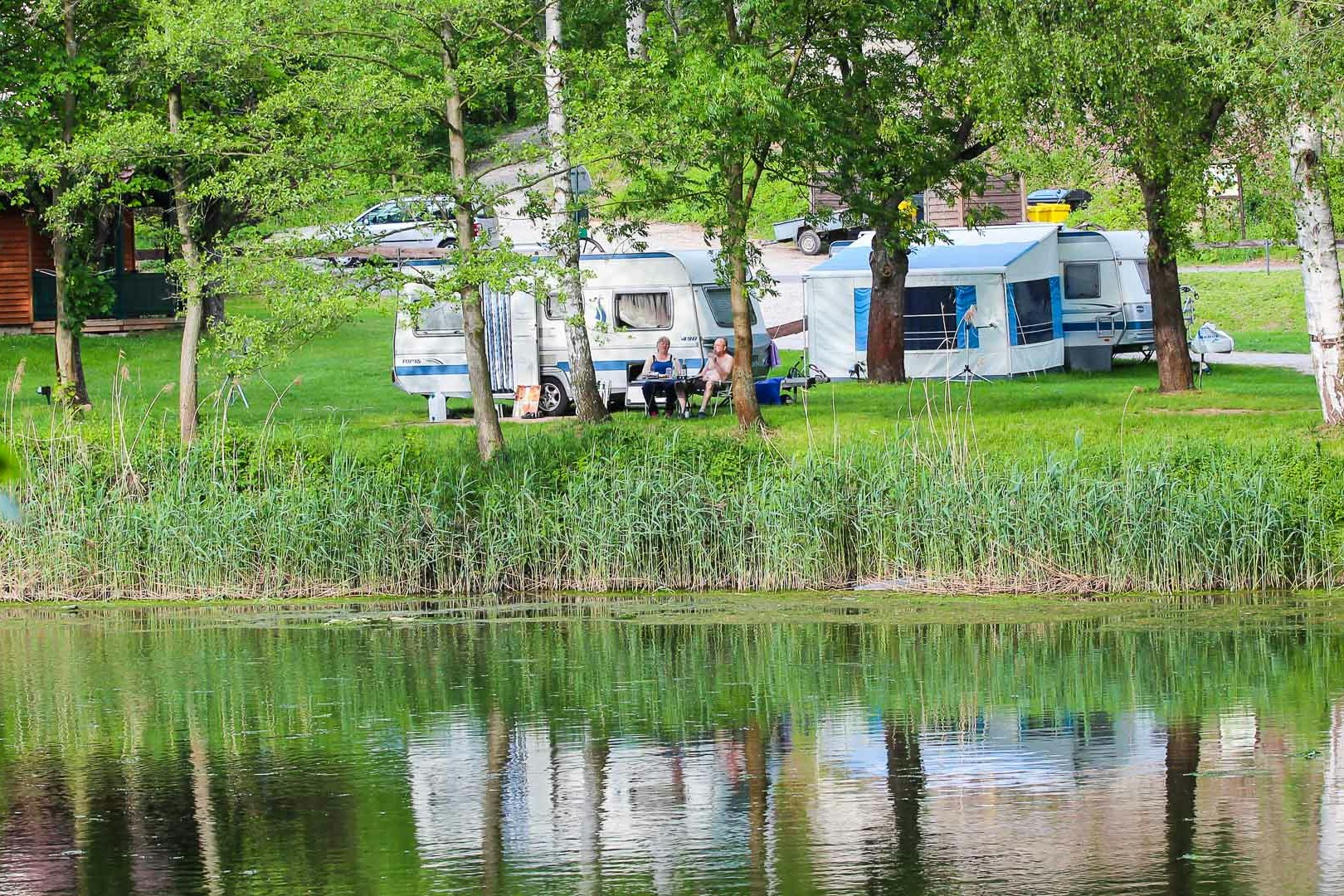 Landgasthof Probstei Zella - Blick auf die Standplätze am Wasser