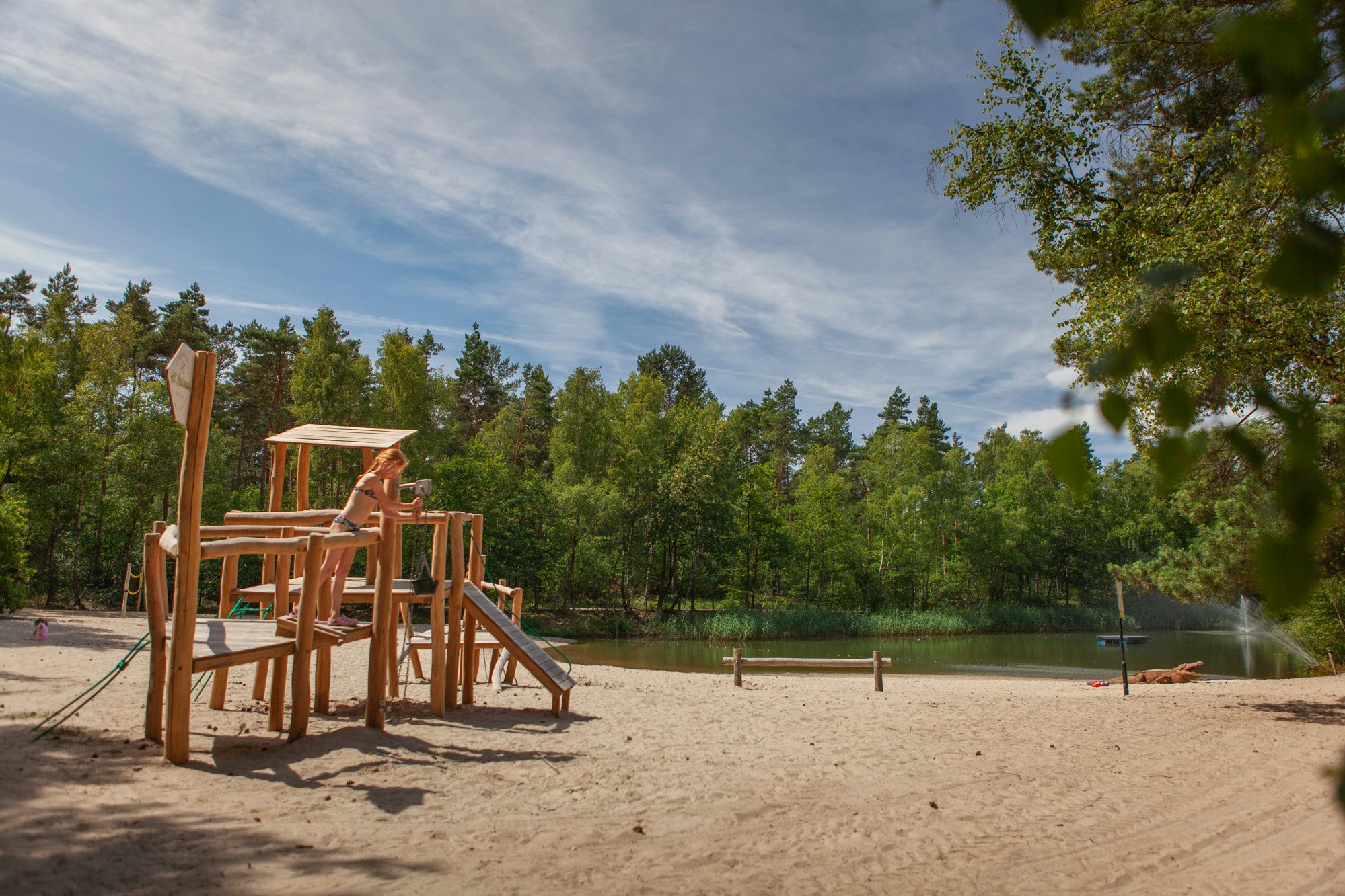 Landgoedcamping Het Meuleman - Kinderspielplatz am See