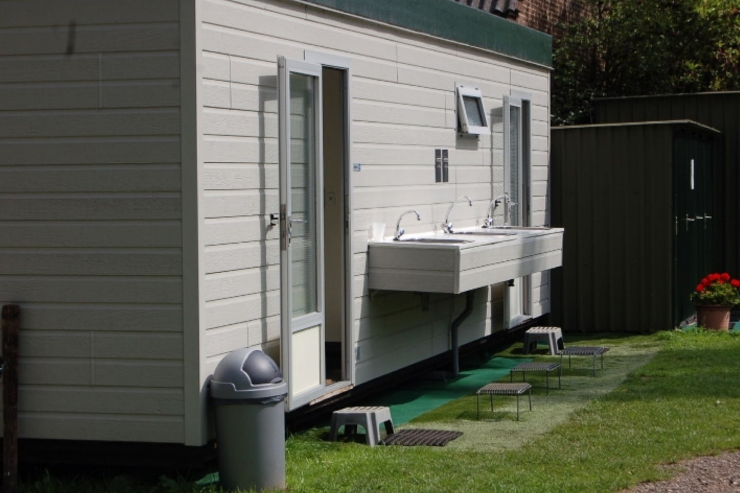 Pipowagen & Kampeerhoeve 's Gravenhof