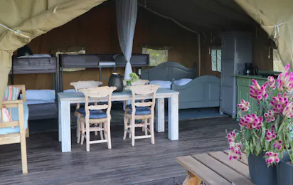 Pipowagen & Kampeerhoeve 's Gravenhof