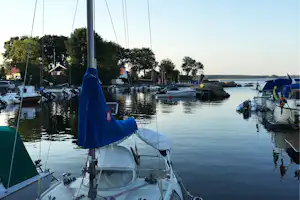 Landöns Camping - Boote am Campingplatz