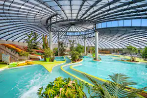 Le Domaine d' Inly - Hallenbad mit Wasserrutschen