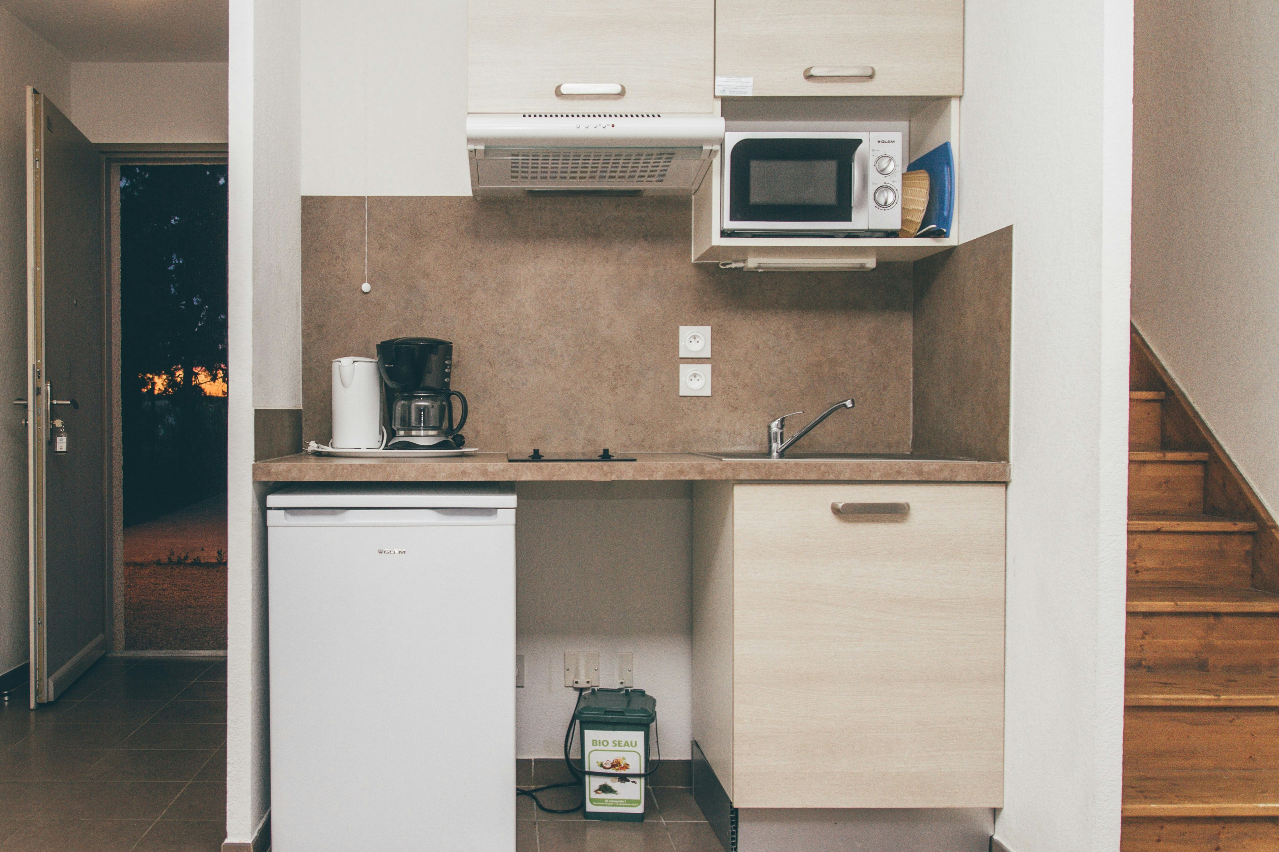 Le Domaine de Bacchus  - Küchenzeile in einem Mobilheim