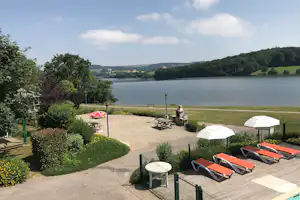 Le Hameau des Lacs - Grillstelle auf dem Campingplatz