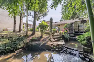 Le Moulin de la Brevette - Blick auf den Bach am Campingplatz