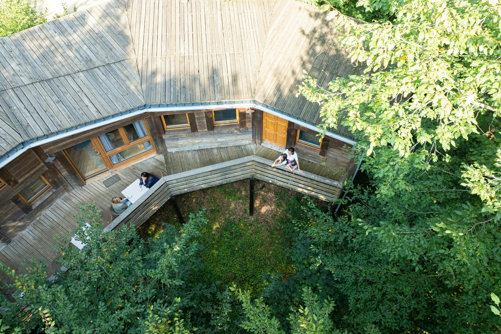 Le Parc de la Belle - Mietunterkünfte mit Terrasse auf dem Campingplatz