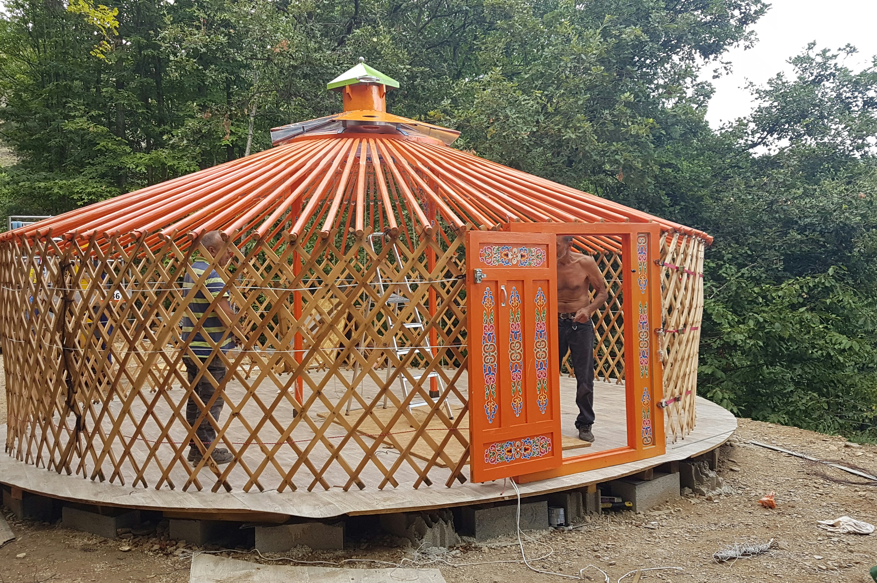 Le P'tit Bonheur - Jurte auf dem Campingplatz