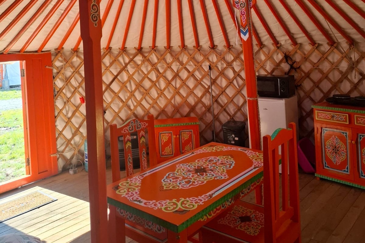 Le Village Insolite  - Innenansicht eines Glamping-Zeltes