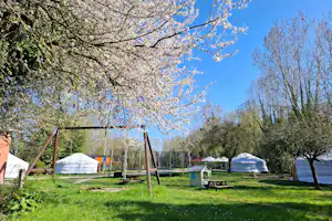 Le Village Insolite - Kinderspielplatz auf dem Campingplatz
