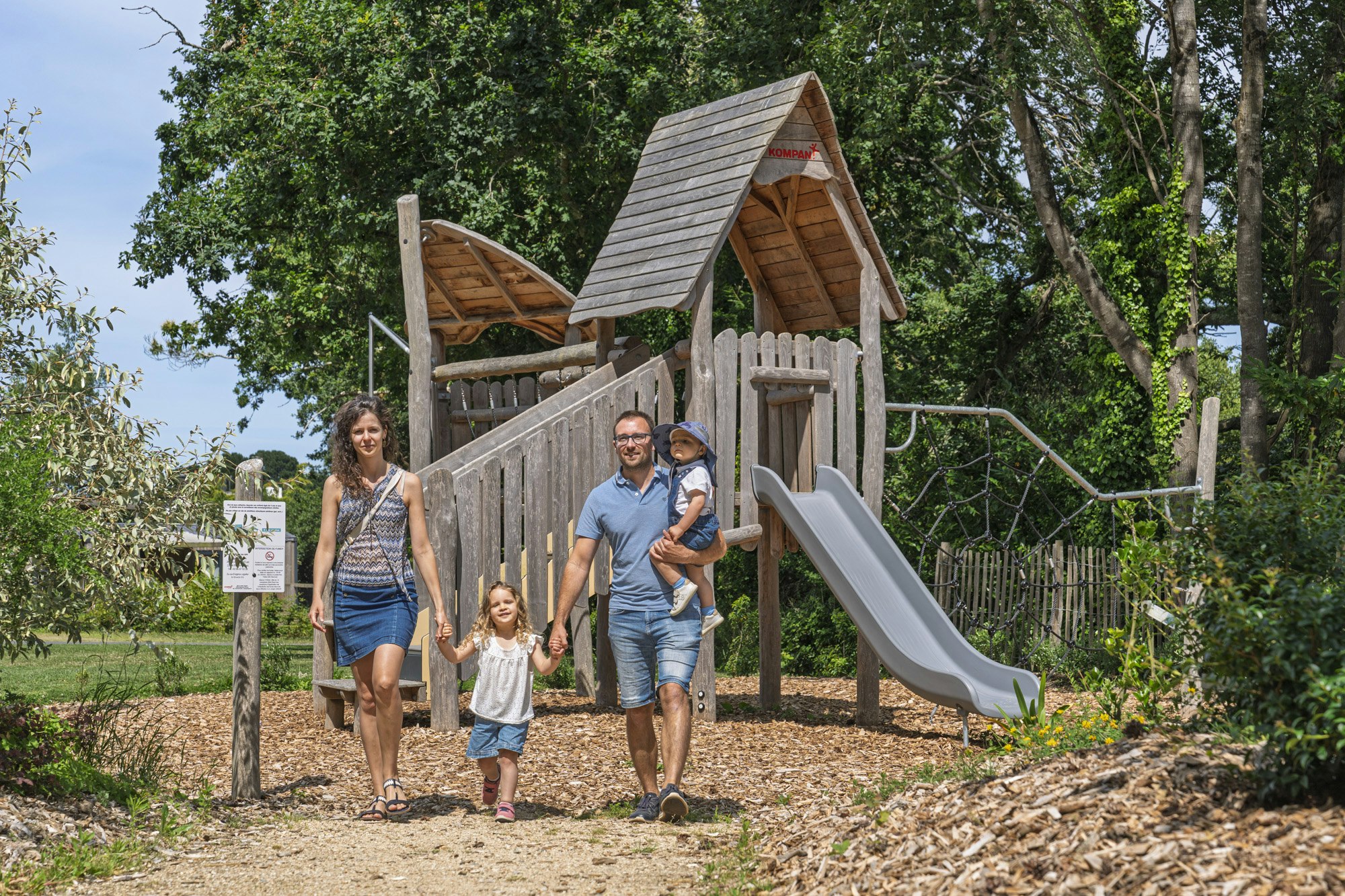 Le Village Perrosien  - Kinderspielplatz auf dem Campingplatz