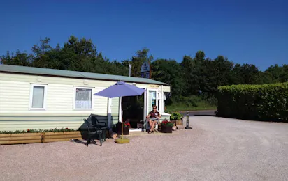 Leadstone Camping