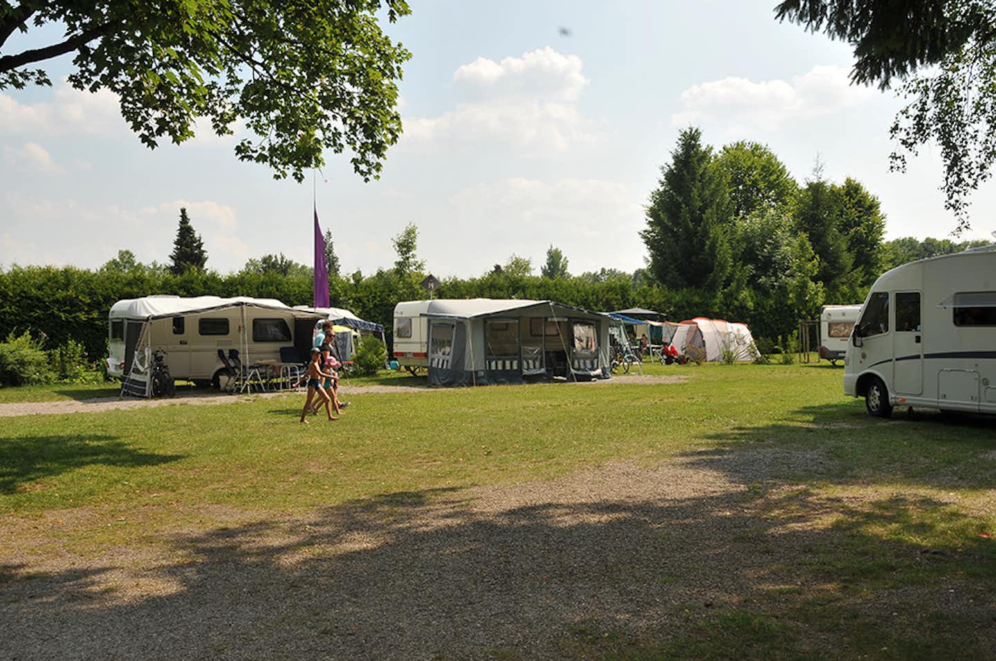 Lech Camping  -  Stellplatz vom Campingplatz im Grünen