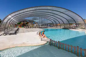 Les Alicourts Resort - Poolbereich auf dem Campingplatz