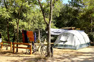 Les Bords de Cèze - Standplätze auf dem Campingplatz