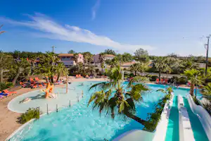 L’Etoile de Mer - Luftaufnahme mit Blick auf Pool mit Planschbecken