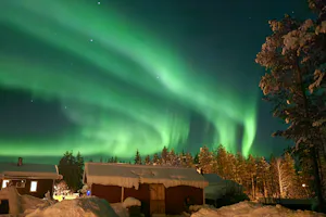 Lev naturanda - Polarlichter über dem Campingplatz