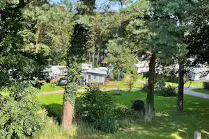 Løgstør Camping - Blick auf die Standplätze im Grünen