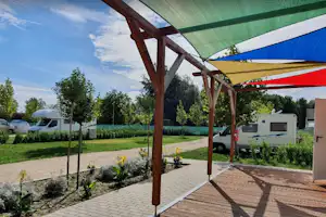 Lipót Thermal Camping - Standplätze auf dem Campingplatz