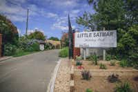 Little Satmar Holidaypark - Einfahrt des Campingplatzes