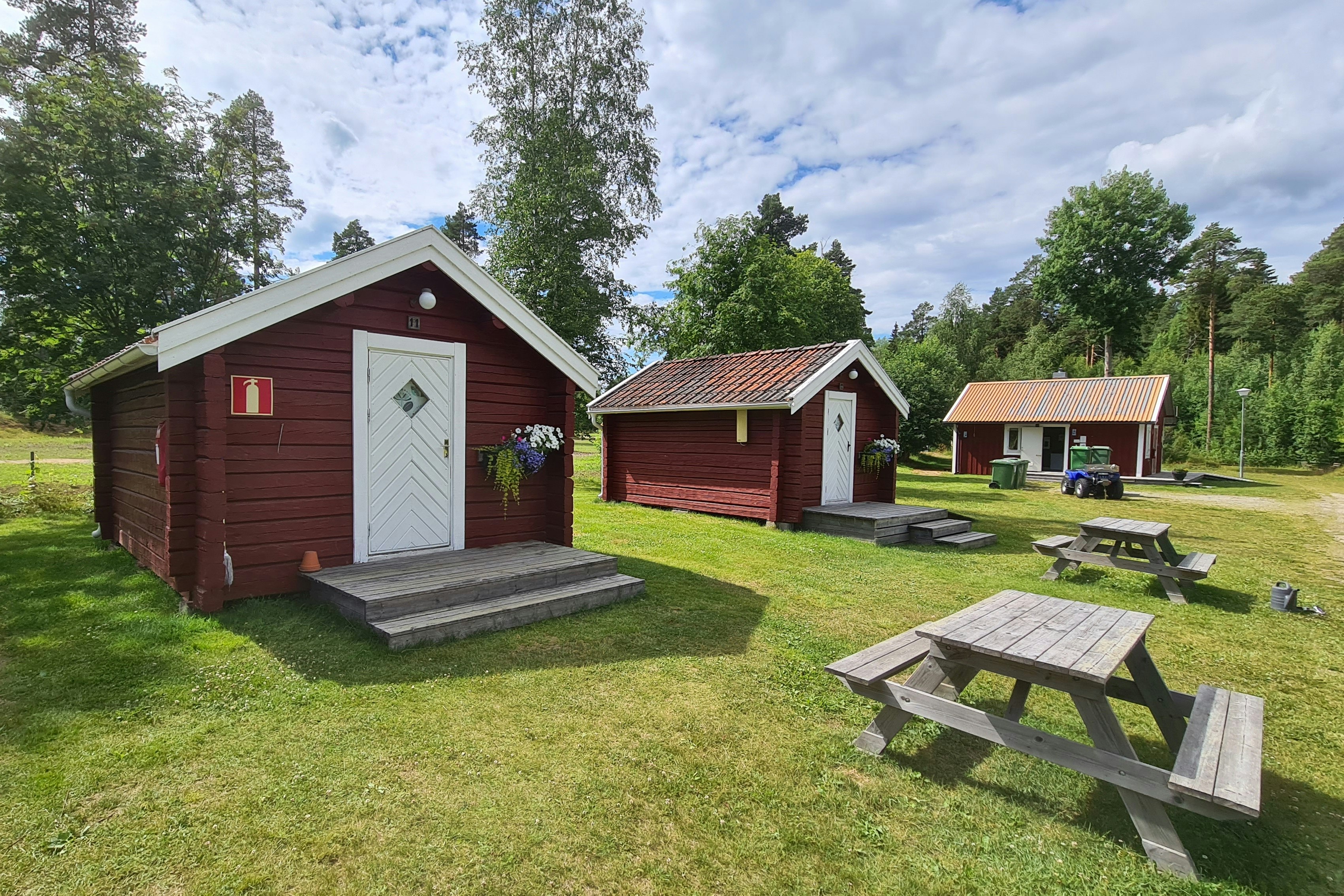 Ljusdals Camping - Außenansicht Mobilheime auf dem Campingplatz