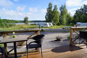 Långsjön Stugor & Camping - Außenbereich der Rezeption des Campingplatzes