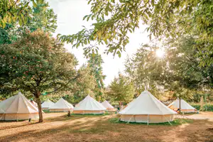 Lodg’ing Nature Camp Ardennes - Glamping-Zelte auf dem Campingplatz