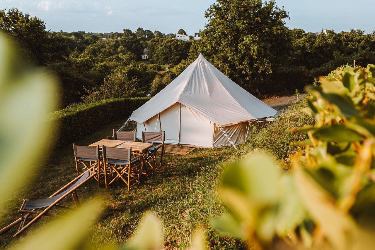 Lodg’ing Nature Camp Crozon - Blick auf ein Glamping-Zelt