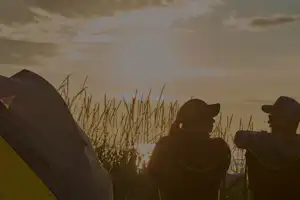 Lofoten Beach Camp - Gäste auf ihrem Zeltplatz