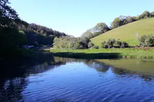 Looe Country Park Caravan & Campsite - Campingplatz am Ufer des Flusses