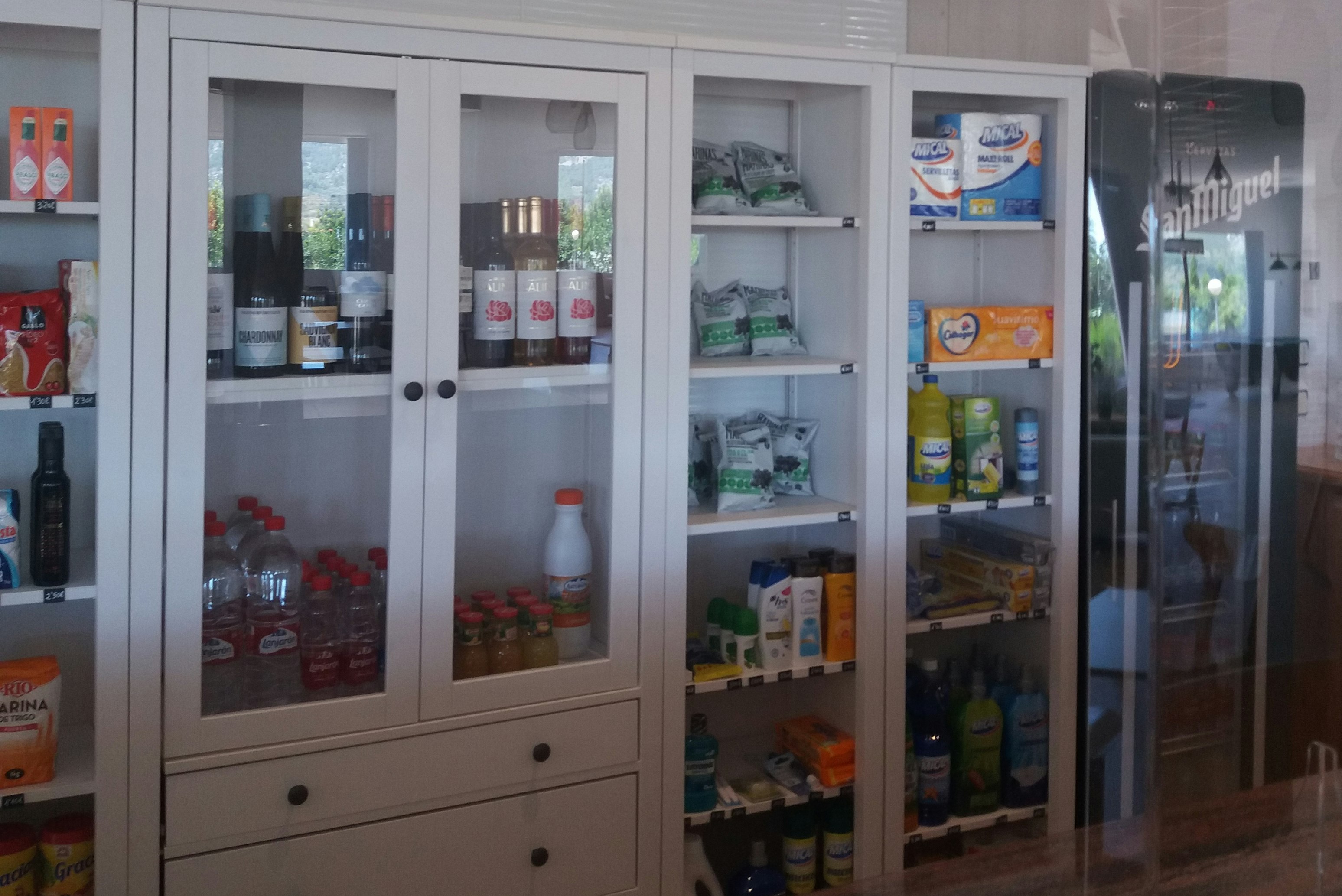 Los Olivos Camping Park - Supermarkt auf dem Campingplatz