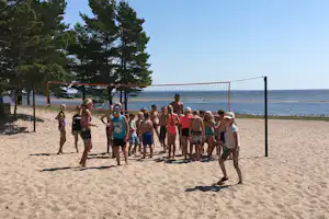 Mändjala Camping - Volleyballfeld am Strand vom Campingplatz