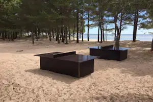 Mändjala Camping - Tischtennis auf dem Campingplatz mit Blick auf die Ostsee