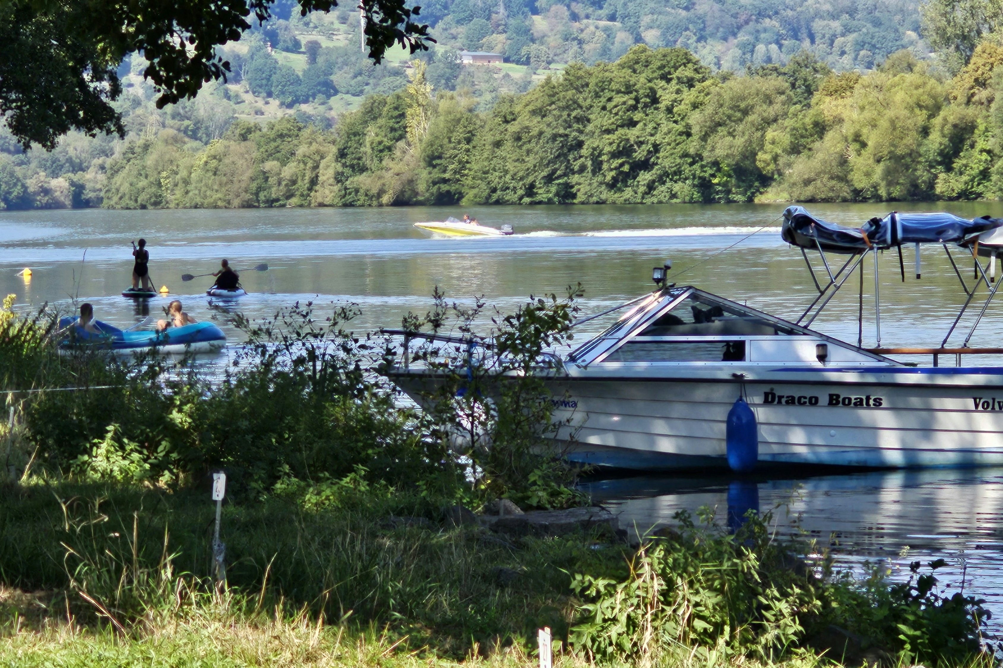 Main Glueck Camping - Bootsanlegestelle und Wassersport als Freizeitaktivität